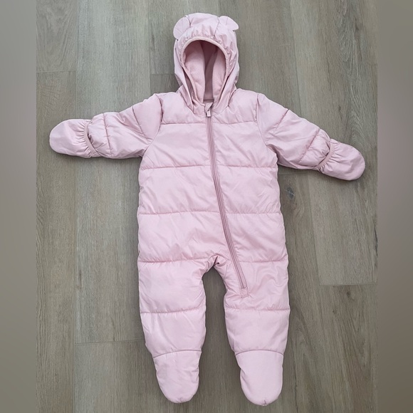 Old Navy baby girls snowsuit - Picture 1 of 4